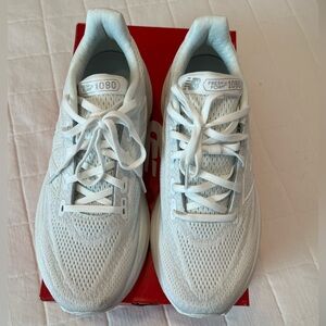 *only worn once* New Balance Fresh Foam X 1080 v13